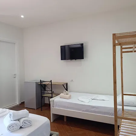 Kavalona Park מלון 3*