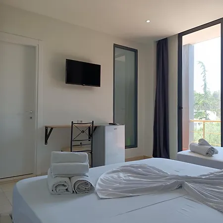 Kavalona Park Zverneci