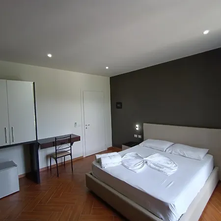 Kavalona Park Zverneci