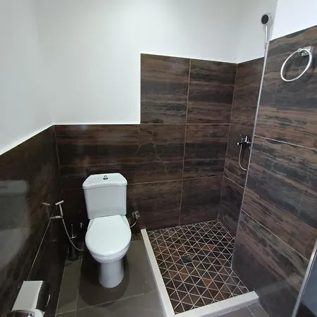 Kavalona Park 3* Zverneci