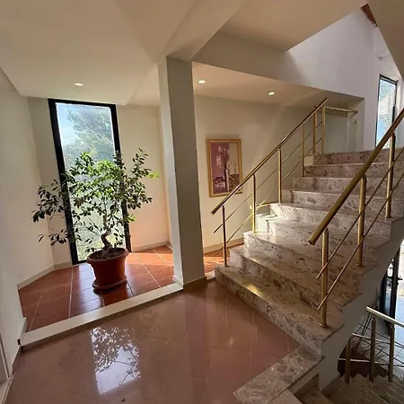 Kavalona Park Hotel 3*