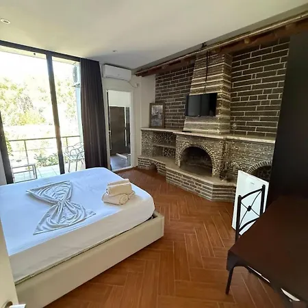 Kavalona Park Zverneci