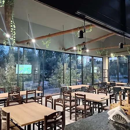 Kavalona Park 3* Zverneci