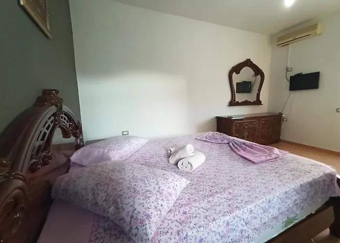 Kavalona Park מלון