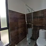 Kavalona Park 酒店 Zverneci