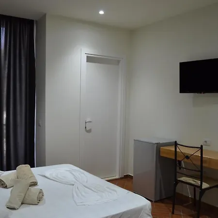Kavalona Park 3* Zverneci