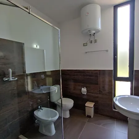 Kavalona 3*