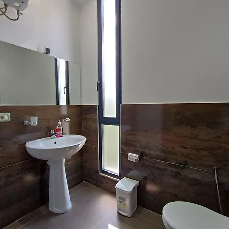 Kavalona Park Zverneci