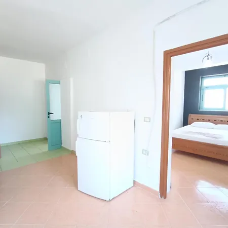 ホテル Kavalona Park Zverneci