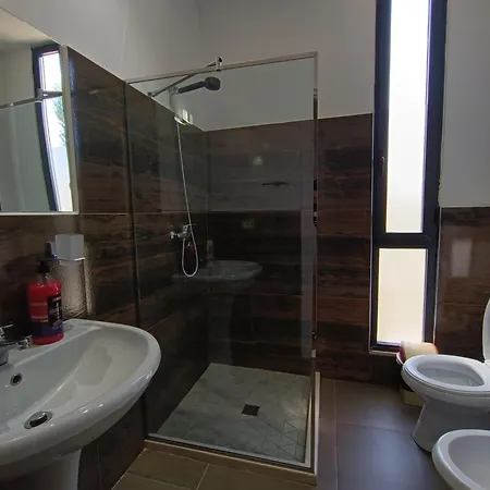 Kavalona Park 3* Zverneci