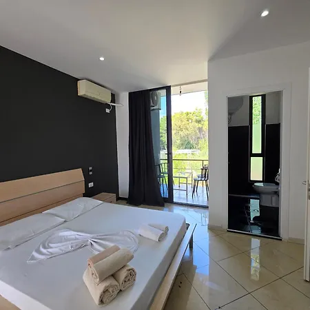 Kavalona Park 3*